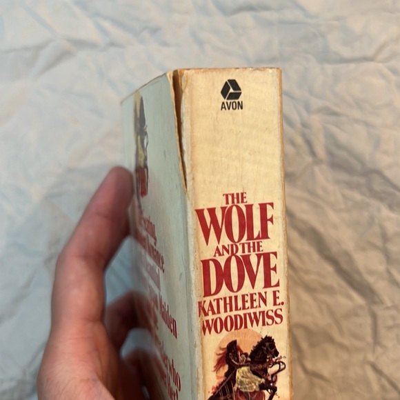 ⭐️FREE⭐️ The Wolf And The Dove by Kathleen Woodiwiss | Book - Picture 3 of 5